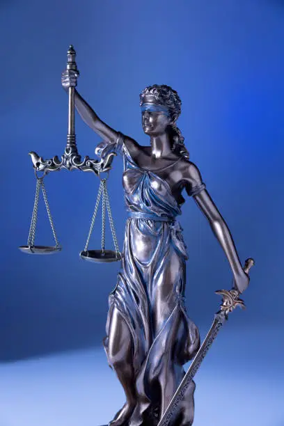 LICENZIAMENTI ILLEGITTIMI NELLE PICCOLE IMPRESE: SUPERATO IL LIMITE DELLE SEI MENSILITÀ PER I “VECCHI ASSUNTI”